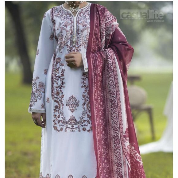 Pakistani Casualite Khamoshi Linen Embroidered Linen 3pc suit - Picture 1 of 7